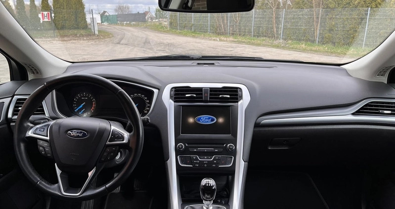 Ford Mondeo cena 72900 przebieg: 104000, rok produkcji 2018 z Lębork małe 277